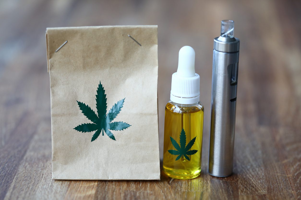 Paper organic bag with marijuana vaporizer cbd oil Best Cannabis Accessories in Brampton